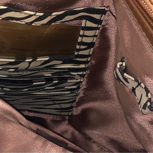 Tan Tote Handbag Brown Leather Straps/Zebra Print Trim Embroidered Giraffe NWOT - Picture 10 of 13